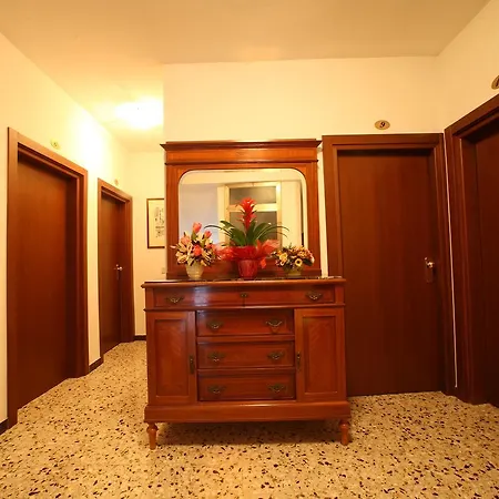 Hotel Ristorante Il Poggiolo *