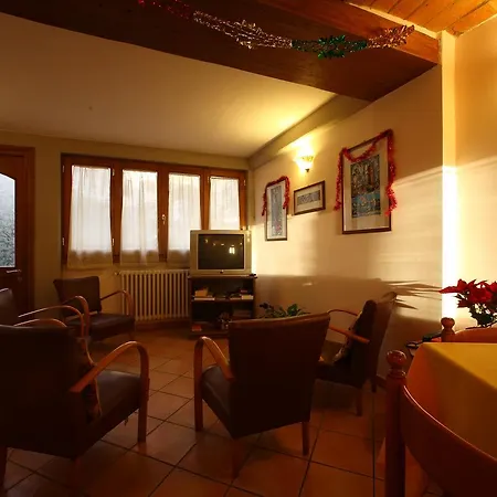 Отель Ristorante Il Poggiolo *