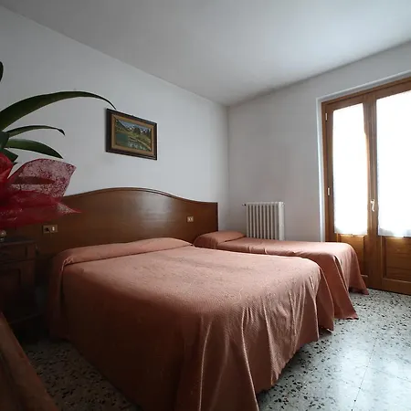 Отель Ristorante Il Poggiolo *