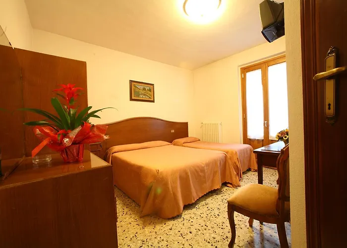 Otel Ristorante Il Poggiolo *